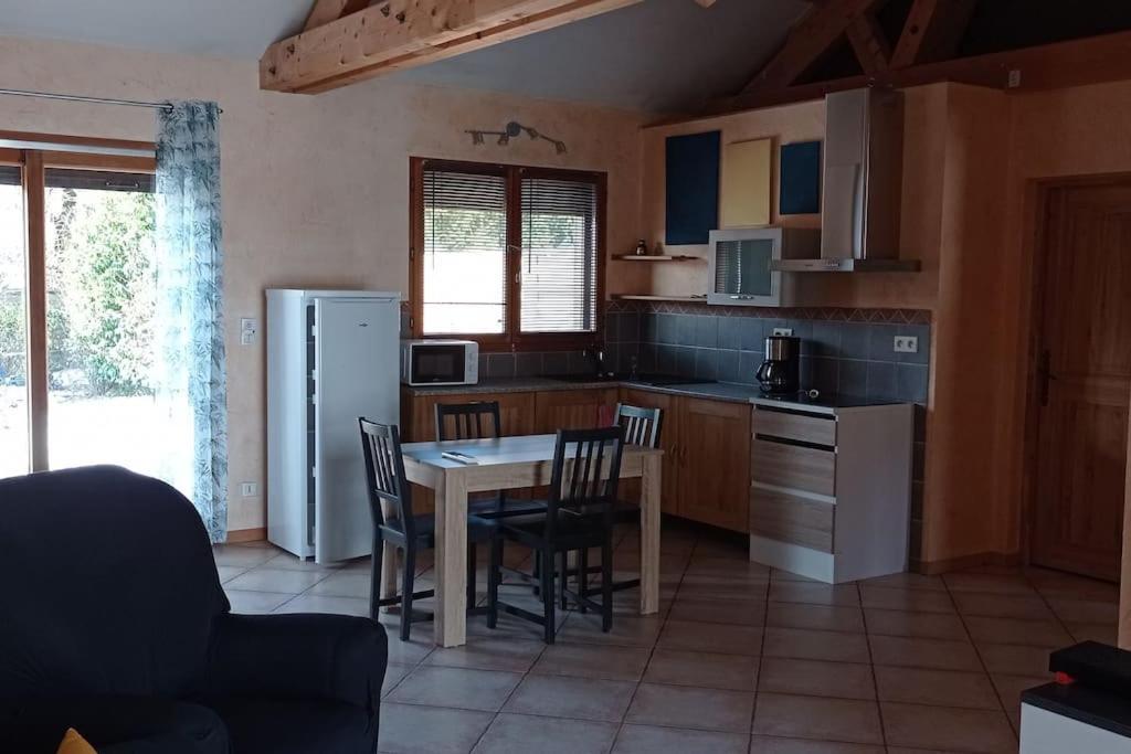 Chalet 2 Chambres En Savoie Pour 1 A 4 Personnes Gerbaix Exterior foto
